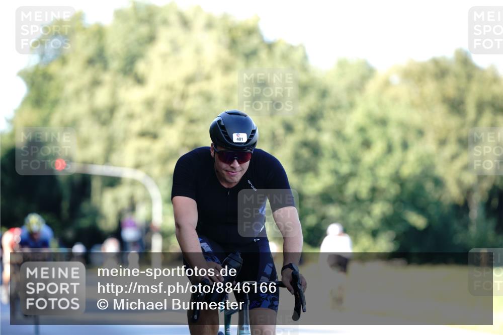 07.09.2025 - 19. Norderstedt Triathlon Michael Burmester http://msf.ph/oto/8846166 07.09.2025 16:08:42 Radfahren 401, 916, 1458 meine-sportfotos.de