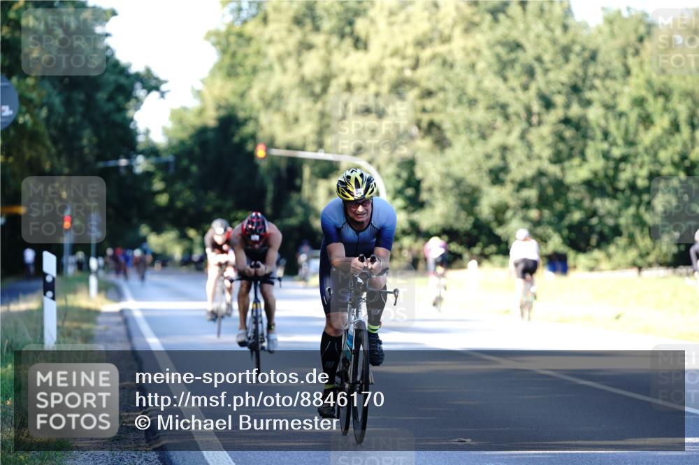 07.09.2025 - 19. Norderstedt Triathlon Michael Burmester http://msf.ph/oto/8846170 07.09.2025 16:08:44 Radfahren 401, 916, 1429 meine-sportfotos.de