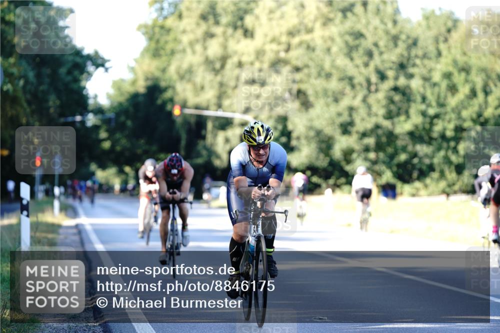 07.09.2025 - 19. Norderstedt Triathlon Michael Burmester http://msf.ph/oto/8846175 07.09.2025 16:08:44 Radfahren 401, 916, 1429 meine-sportfotos.de