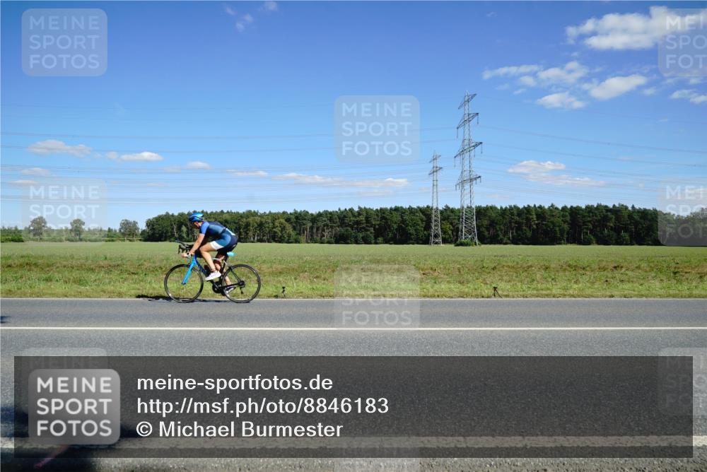 07.09.2025 - 19. Norderstedt Triathlon Michael Burmester http://msf.ph/oto/8846183 07.09.2025 15:09:42 Radfahren 1504 meine-sportfotos.de