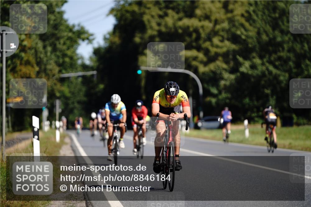 07.09.2025 - 19. Norderstedt Triathlon Michael Burmester http://msf.ph/oto/8846184 07.09.2025 11:14:12 Radfahren 1335 meine-sportfotos.de