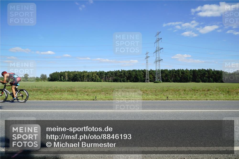 07.09.2025 - 19. Norderstedt Triathlon Michael Burmester http://msf.ph/oto/8846193 07.09.2025 15:09:44 Radfahren 1504 meine-sportfotos.de