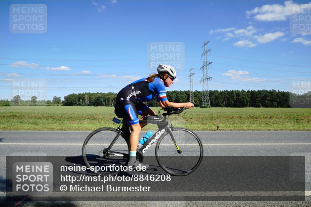 07.09.2025 - 19. Norderstedt Triathlon Michael Burmester http://msf.ph/oto/8846208 07.09.2025 15:09:55 Radfahren 1447 meine-sportfotos.de
