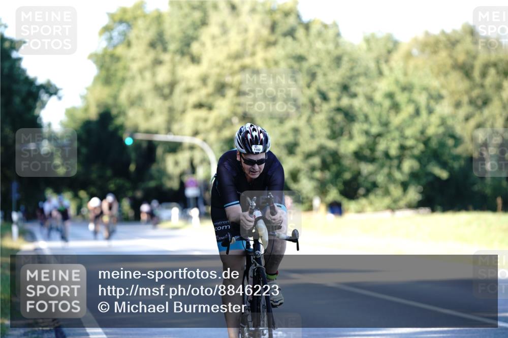 07.09.2025 - 19. Norderstedt Triathlon Michael Burmester http://msf.ph/oto/8846223 07.09.2025 16:09:02 Radfahren 421, 1057, 1102, 1538 meine-sportfotos.de