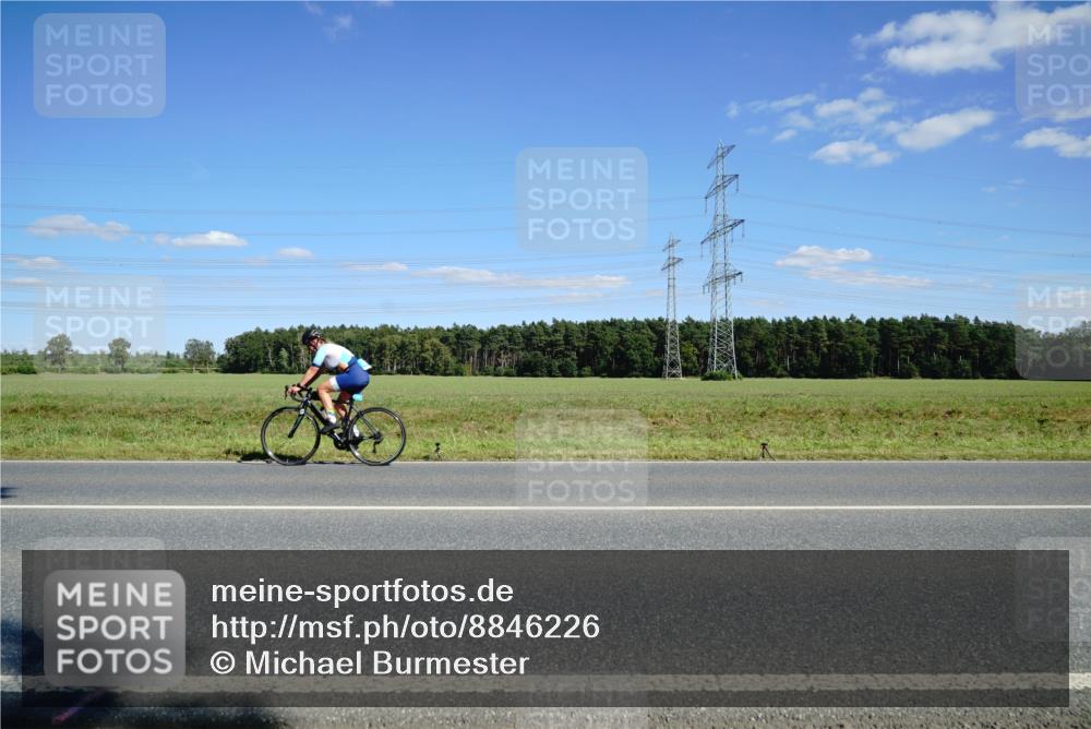 07.09.2025 - 19. Norderstedt Triathlon Michael Burmester http://msf.ph/oto/8846226 07.09.2025 15:10:07 Radfahren 1526 meine-sportfotos.de