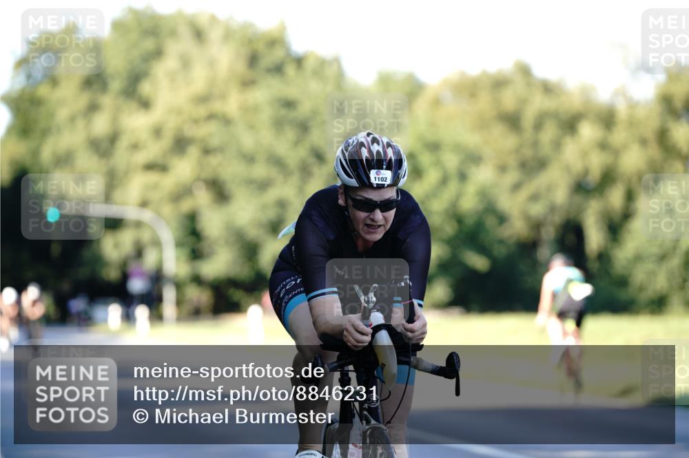 07.09.2025 - 19. Norderstedt Triathlon Michael Burmester http://msf.ph/oto/8846231 07.09.2025 16:09:03 Radfahren 421, 1057, 1102, 1538 meine-sportfotos.de