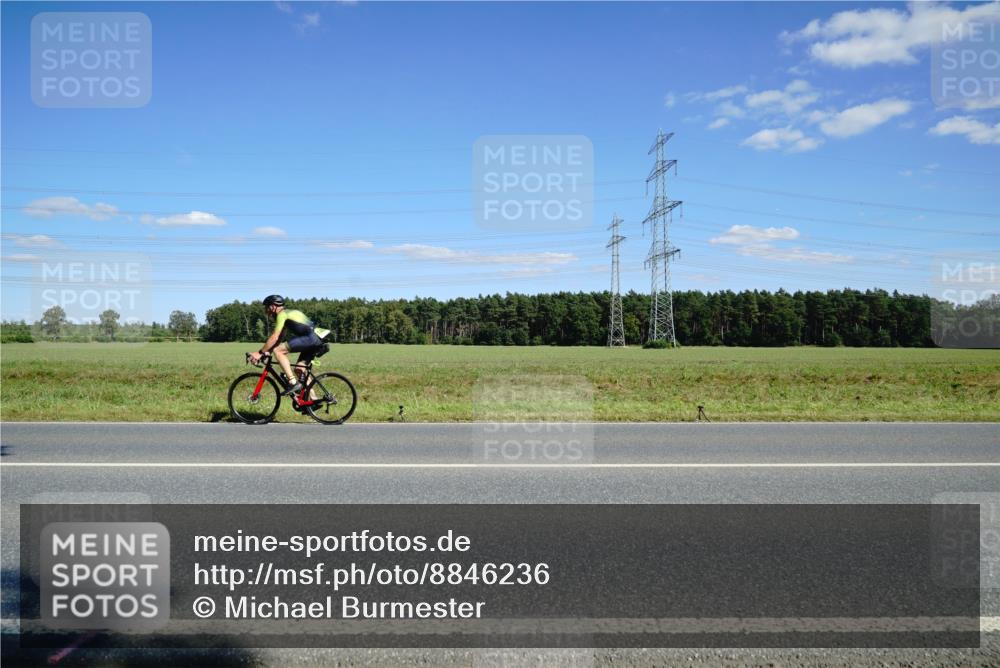 07.09.2025 - 19. Norderstedt Triathlon Michael Burmester http://msf.ph/oto/8846236 07.09.2025 15:10:09 Radfahren 440, 1526 meine-sportfotos.de