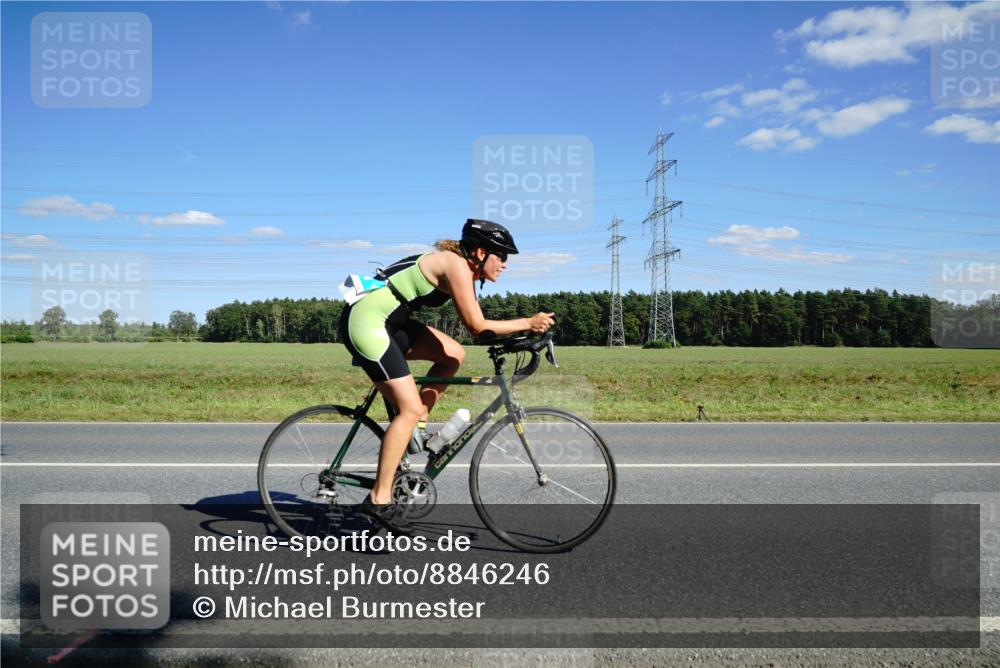 07.09.2025 - 19. Norderstedt Triathlon Michael Burmester http://msf.ph/oto/8846246 07.09.2025 15:10:15 Radfahren 387, 440 meine-sportfotos.de