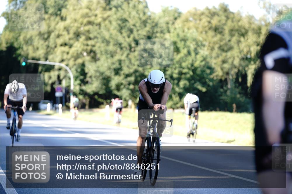 07.09.2025 - 19. Norderstedt Triathlon Michael Burmester http://msf.ph/oto/8846251 07.09.2025 16:09:09 Radfahren 543, 932, 1514, 1546 meine-sportfotos.de