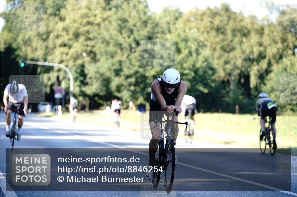 07.09.2025 - 19. Norderstedt Triathlon Michael Burmester http://msf.ph/oto/8846254 07.09.2025 16:09:09 Radfahren 543, 932, 1514, 1546 meine-sportfotos.de