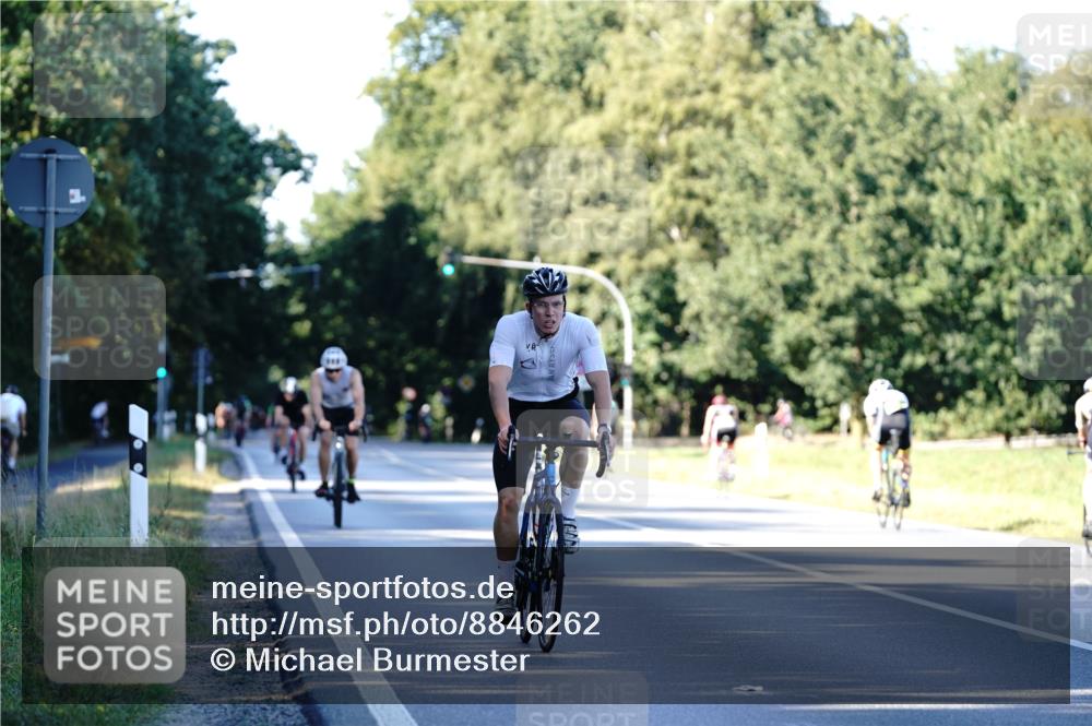 07.09.2025 - 19. Norderstedt Triathlon Michael Burmester http://msf.ph/oto/8846262 07.09.2025 16:09:10 Radfahren 543, 932, 1514, 1546 meine-sportfotos.de