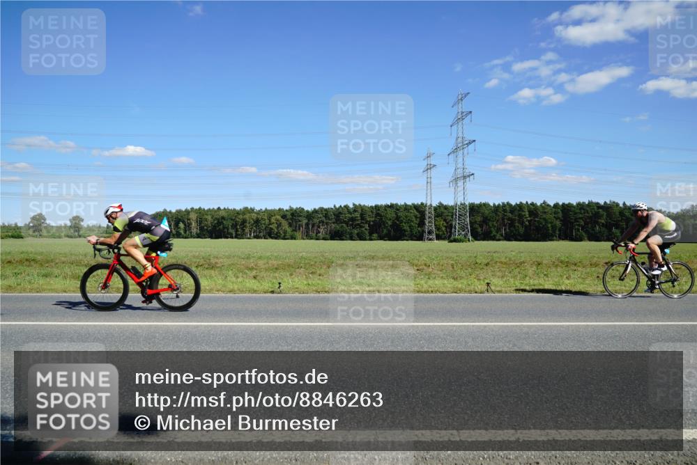 07.09.2025 - 19. Norderstedt Triathlon Michael Burmester http://msf.ph/oto/8846263 07.09.2025 15:10:29 Radfahren 431, 1480, 1506 meine-sportfotos.de