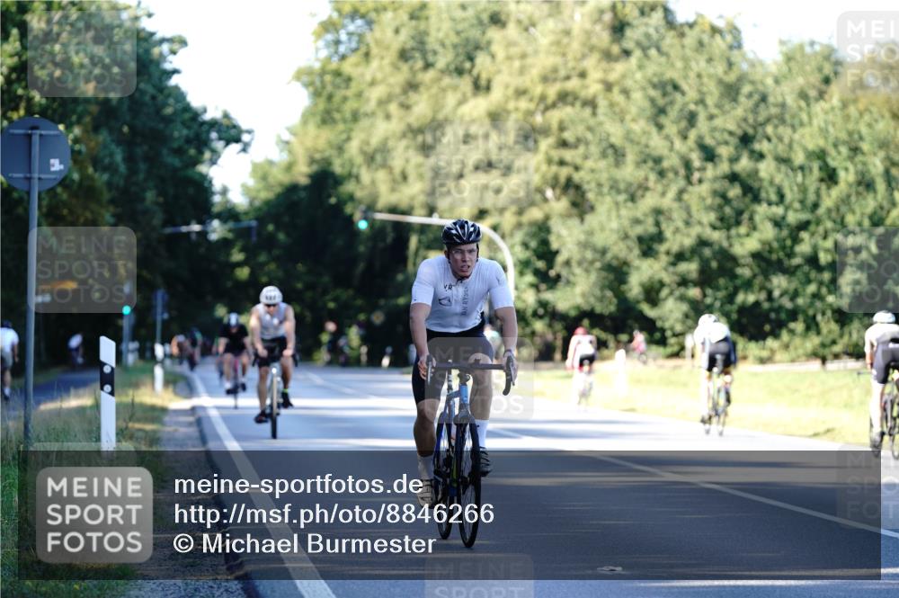 07.09.2025 - 19. Norderstedt Triathlon Michael Burmester http://msf.ph/oto/8846266 07.09.2025 16:09:10 Radfahren 543, 932, 1514, 1546 meine-sportfotos.de