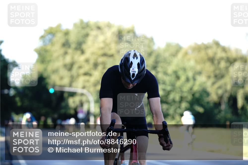 07.09.2025 - 19. Norderstedt Triathlon Michael Burmester http://msf.ph/oto/8846290 07.09.2025 16:09:18 Radfahren 378, 1420 meine-sportfotos.de