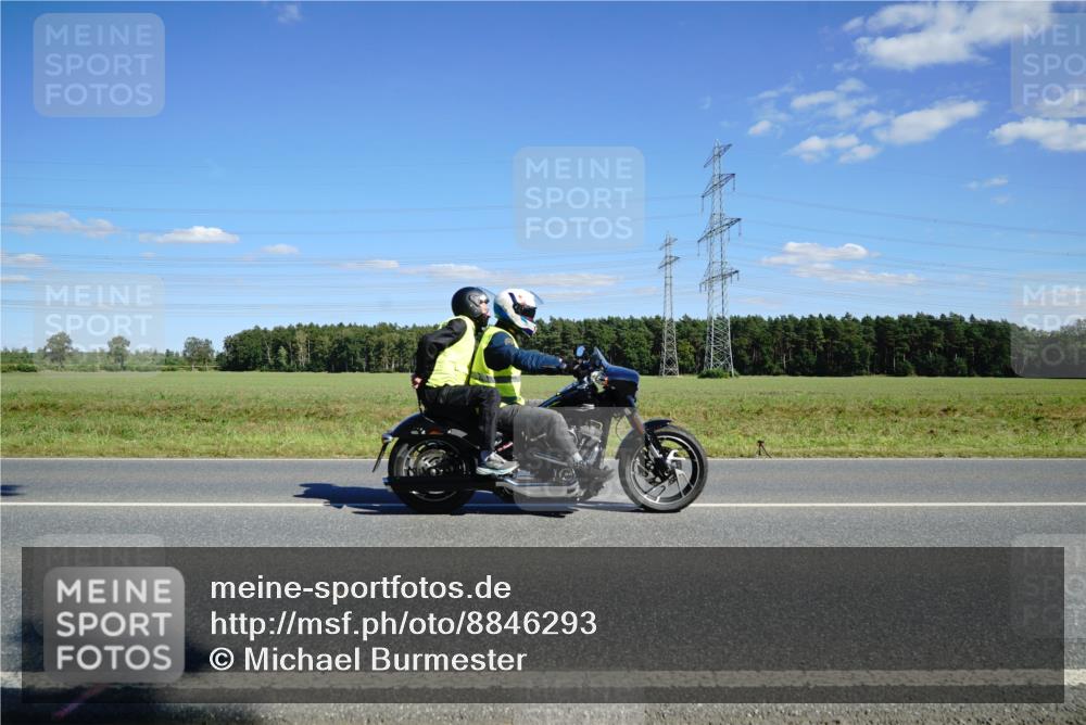07.09.2025 - 19. Norderstedt Triathlon Michael Burmester http://msf.ph/oto/8846293 07.09.2025 15:10:38 Radfahren 395, 905, 1537 meine-sportfotos.de