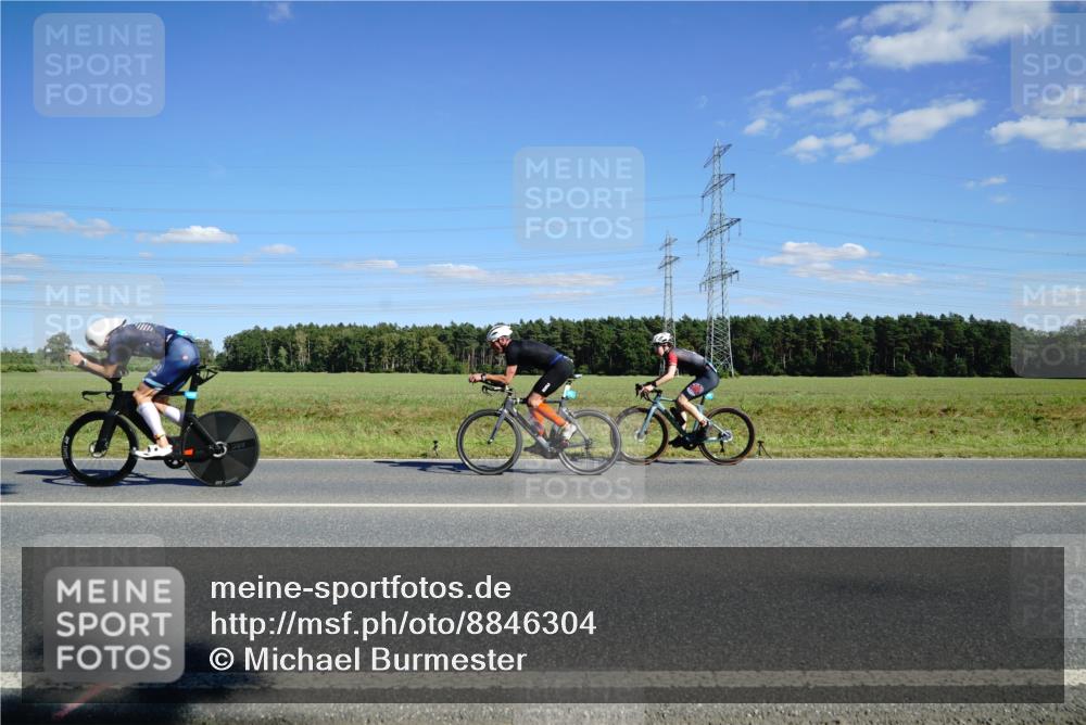 07.09.2025 - 19. Norderstedt Triathlon Michael Burmester http://msf.ph/oto/8846304 07.09.2025 15:10:43 Radfahren 475, 946 meine-sportfotos.de