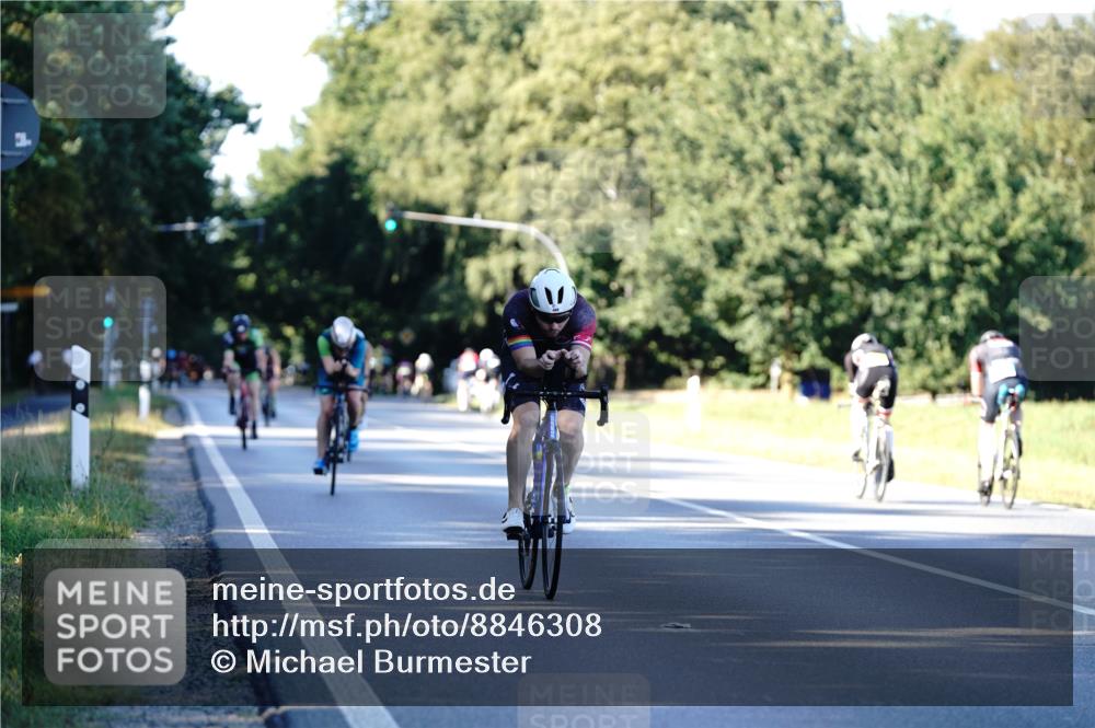 07.09.2025 - 19. Norderstedt Triathlon Michael Burmester http://msf.ph/oto/8846308 07.09.2025 16:09:22 Radfahren 488, 1080, 1085 meine-sportfotos.de