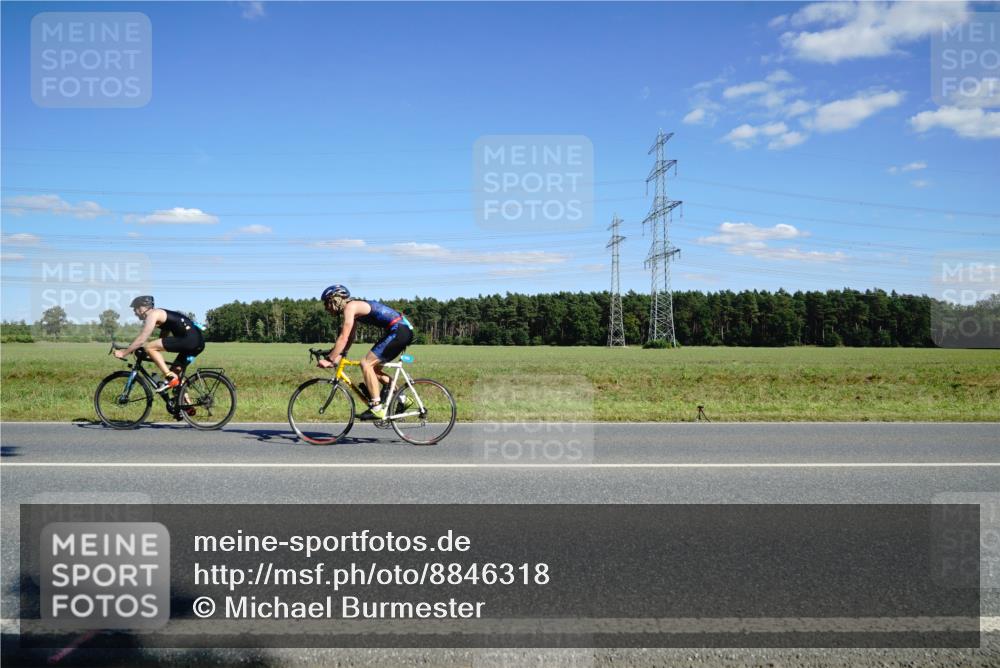 07.09.2025 - 19. Norderstedt Triathlon Michael Burmester http://msf.ph/oto/8846318 07.09.2025 15:10:45 Radfahren 475, 946, 967 meine-sportfotos.de