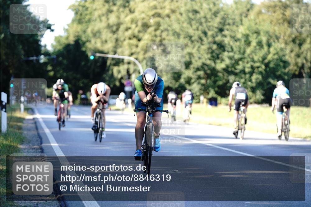 07.09.2025 - 19. Norderstedt Triathlon Michael Burmester http://msf.ph/oto/8846319 07.09.2025 16:09:24 Radfahren 488, 1064, 1080, 1085 meine-sportfotos.de