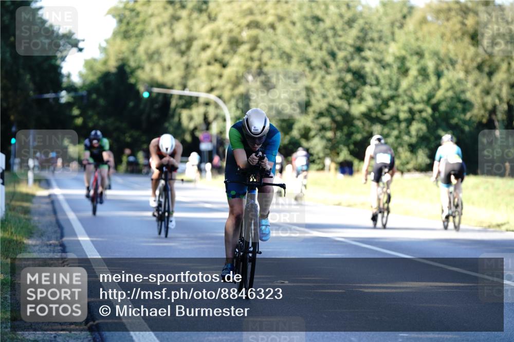 07.09.2025 - 19. Norderstedt Triathlon Michael Burmester http://msf.ph/oto/8846323 07.09.2025 16:09:24 Radfahren 488, 1064, 1080, 1085 meine-sportfotos.de