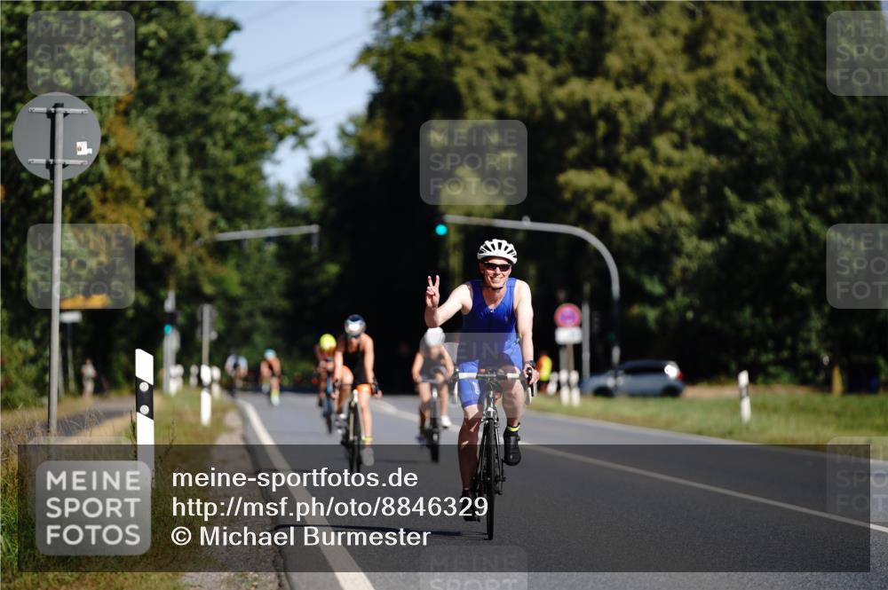 07.09.2025 - 19. Norderstedt Triathlon Michael Burmester http://msf.ph/oto/8846329 07.09.2025 11:15:31 Radfahren 1228 meine-sportfotos.de