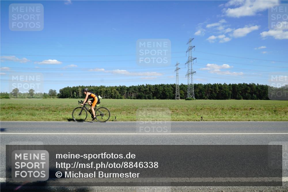 07.09.2025 - 19. Norderstedt Triathlon Michael Burmester http://msf.ph/oto/8846338 07.09.2025 15:10:56 Radfahren 932, 1500 meine-sportfotos.de