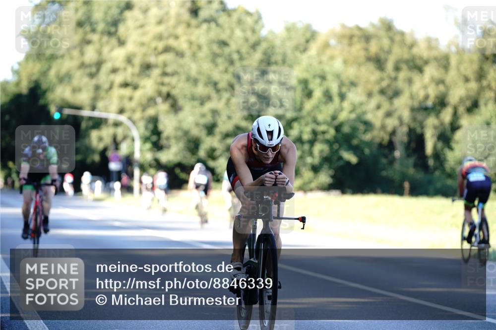 07.09.2025 - 19. Norderstedt Triathlon Michael Burmester http://msf.ph/oto/8846339 07.09.2025 16:09:26 Radfahren 488, 1064, 1085, 1524 meine-sportfotos.de