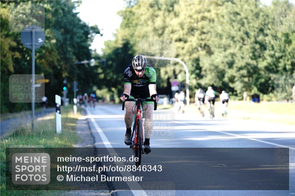 07.09.2025 - 19. Norderstedt Triathlon Michael Burmester http://msf.ph/oto/8846343 07.09.2025 16:09:27 Radfahren 488, 1064, 1085, 1524 meine-sportfotos.de
