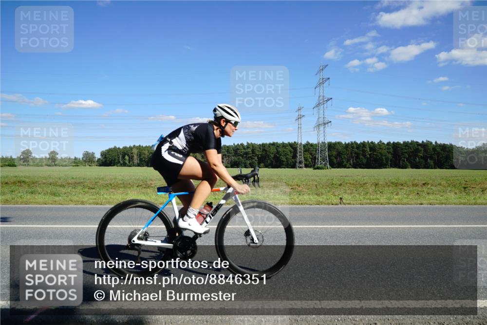 07.09.2025 - 19. Norderstedt Triathlon Michael Burmester http://msf.ph/oto/8846351 07.09.2025 15:11:10 Radfahren 390, 887 meine-sportfotos.de
