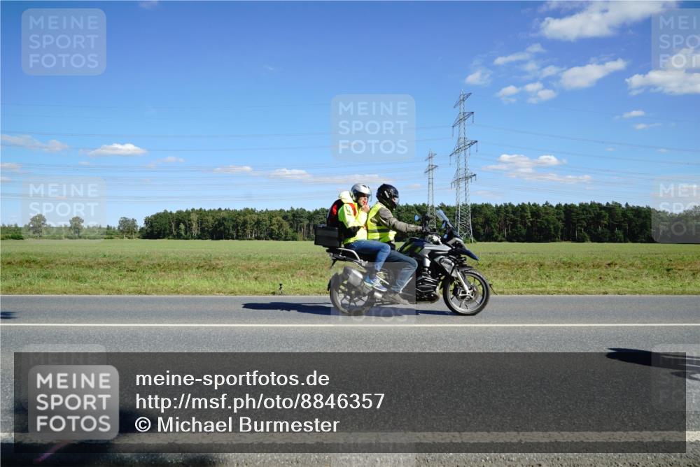 07.09.2025 - 19. Norderstedt Triathlon Michael Burmester http://msf.ph/oto/8846357 07.09.2025 15:11:10 Radfahren 390, 887 meine-sportfotos.de