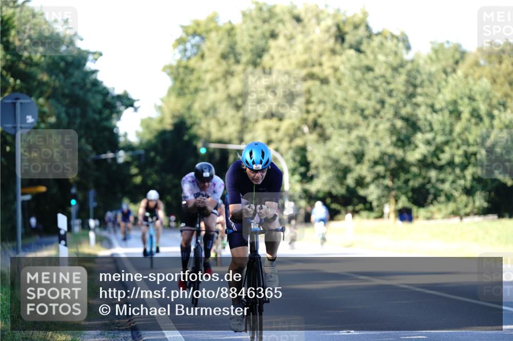07.09.2025 - 19. Norderstedt Triathlon Michael Burmester http://msf.ph/oto/8846365 07.09.2025 16:09:41 Radfahren 1437, 1552, 1572 meine-sportfotos.de