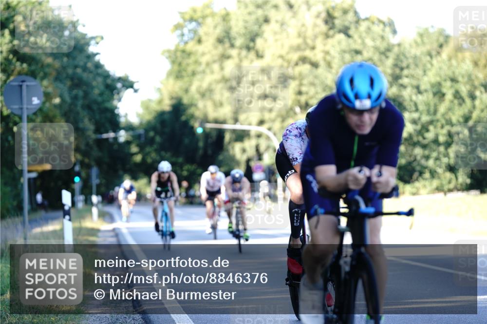 07.09.2025 - 19. Norderstedt Triathlon Michael Burmester http://msf.ph/oto/8846376 07.09.2025 16:09:42 Radfahren 1437, 1552, 1572, 1594 meine-sportfotos.de