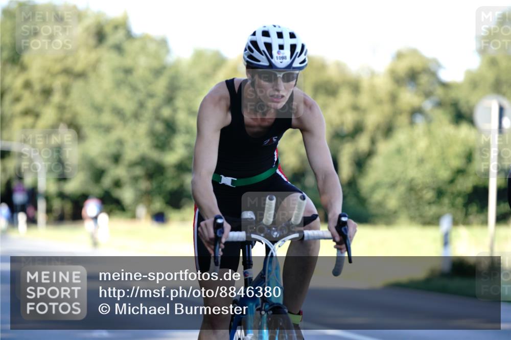 07.09.2025 - 19. Norderstedt Triathlon Michael Burmester http://msf.ph/oto/8846380 07.09.2025 16:09:46 Radfahren 943, 1098, 1552, 1594 meine-sportfotos.de
