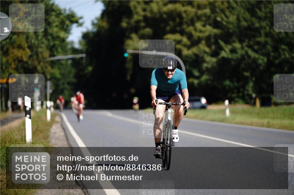 07.09.2025 - 19. Norderstedt Triathlon Michael Burmester http://msf.ph/oto/8846386 07.09.2025 11:16:05 Radfahren 238, 1210 meine-sportfotos.de