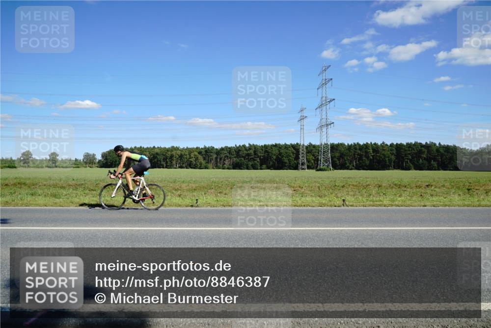07.09.2025 - 19. Norderstedt Triathlon Michael Burmester http://msf.ph/oto/8846387 07.09.2025 15:11:25 Radfahren 416, 1404 meine-sportfotos.de