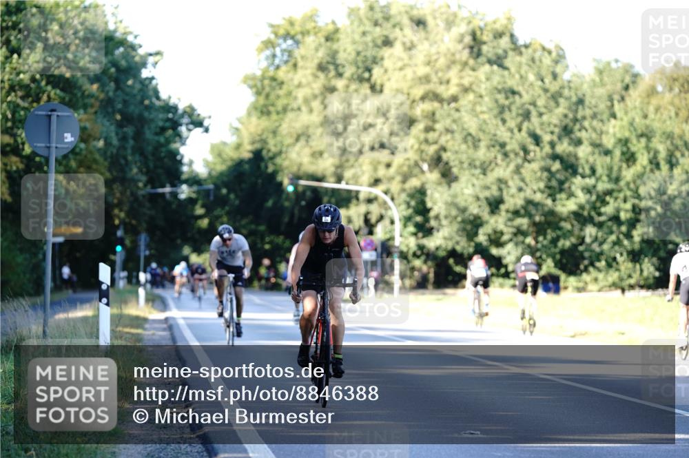 07.09.2025 - 19. Norderstedt Triathlon Michael Burmester http://msf.ph/oto/8846388 07.09.2025 16:09:55 Radfahren 429 meine-sportfotos.de