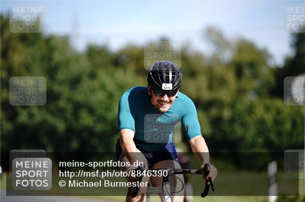 07.09.2025 - 19. Norderstedt Triathlon Michael Burmester http://msf.ph/oto/8846390 07.09.2025 11:16:07 Radfahren 238, 1210 meine-sportfotos.de