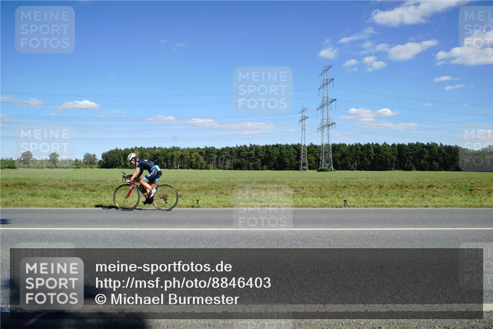07.09.2025 - 19. Norderstedt Triathlon Michael Burmester http://msf.ph/oto/8846403 07.09.2025 15:11:33 Radfahren 1507 meine-sportfotos.de