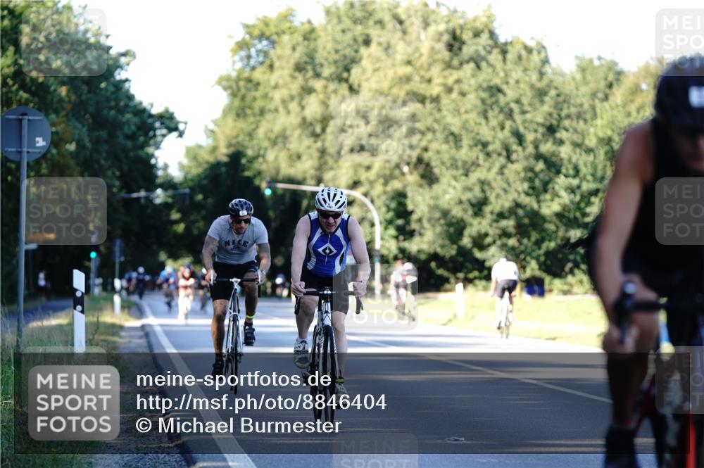 07.09.2025 - 19. Norderstedt Triathlon Michael Burmester http://msf.ph/oto/8846404 07.09.2025 16:09:58 Radfahren 429, 925, 1567 meine-sportfotos.de