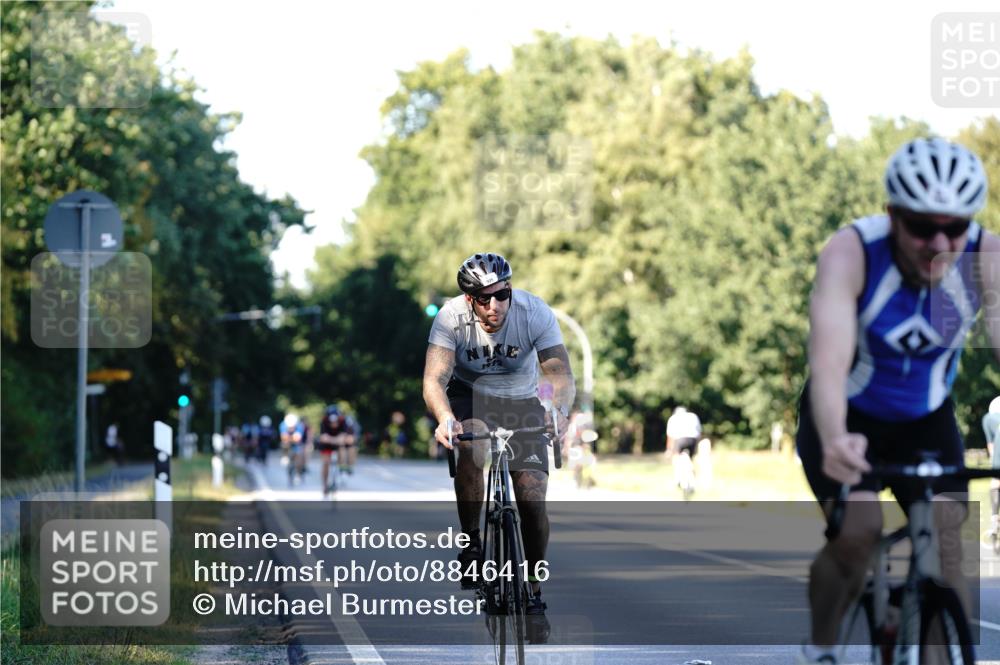 07.09.2025 - 19. Norderstedt Triathlon Michael Burmester http://msf.ph/oto/8846416 07.09.2025 16:09:59 Radfahren 429, 925, 1567 meine-sportfotos.de