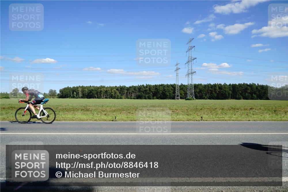 07.09.2025 - 19. Norderstedt Triathlon Michael Burmester http://msf.ph/oto/8846418 07.09.2025 15:11:50 Radfahren 940 meine-sportfotos.de