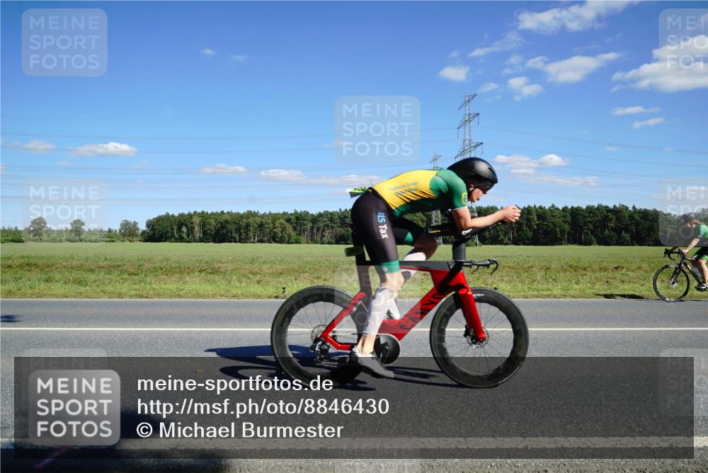 07.09.2025 - 19. Norderstedt Triathlon Michael Burmester http://msf.ph/oto/8846430 07.09.2025 15:12:03 Radfahren 403, 1502 meine-sportfotos.de