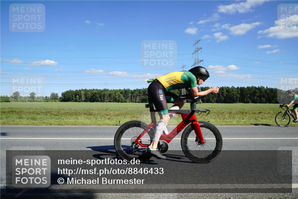 07.09.2025 - 19. Norderstedt Triathlon Michael Burmester http://msf.ph/oto/8846433 07.09.2025 15:12:03 Radfahren 403, 1502 meine-sportfotos.de