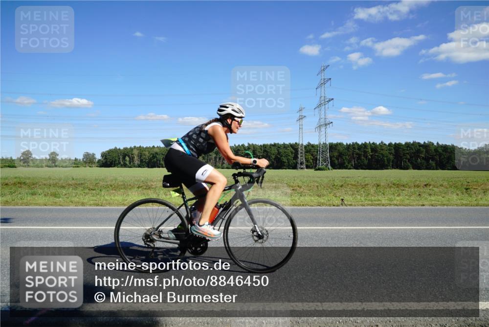 07.09.2025 - 19. Norderstedt Triathlon Michael Burmester http://msf.ph/oto/8846450 07.09.2025 15:12:12 Radfahren 461 meine-sportfotos.de