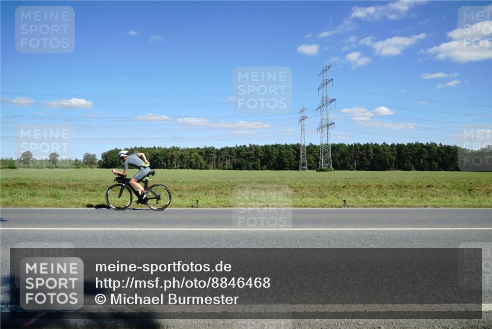 07.09.2025 - 19. Norderstedt Triathlon Michael Burmester http://msf.ph/oto/8846468 07.09.2025 15:12:22 Radfahren 930 meine-sportfotos.de