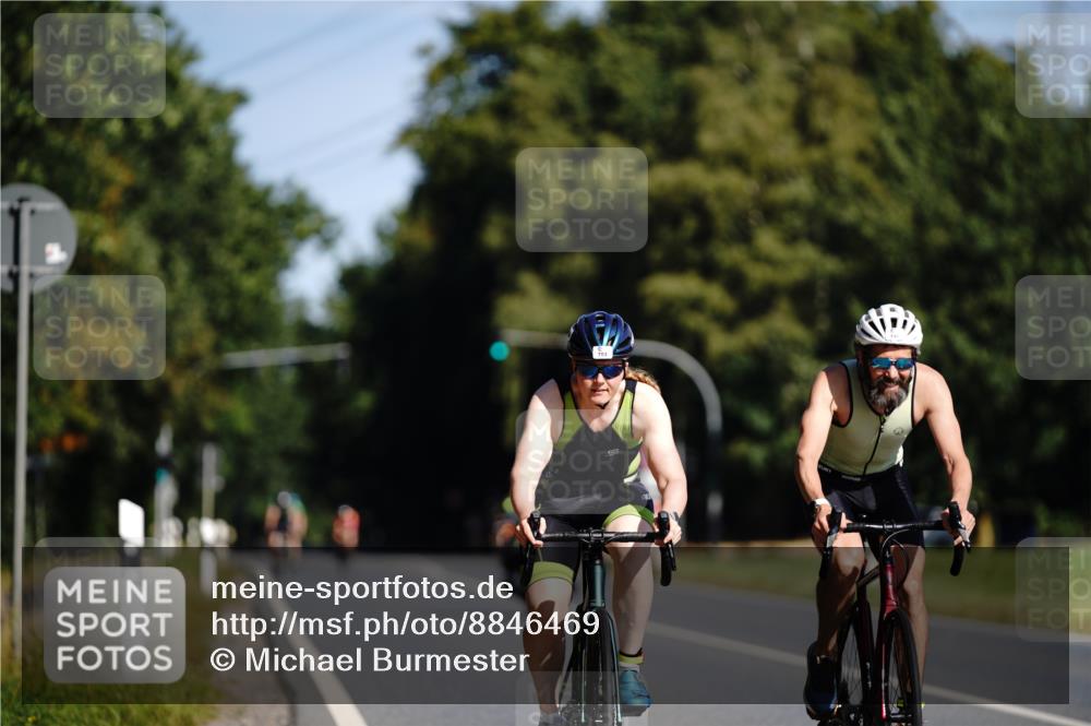 07.09.2025 - 19. Norderstedt Triathlon Michael Burmester http://msf.ph/oto/8846469 07.09.2025 11:16:56 Radfahren 196, 784, 1198 meine-sportfotos.de