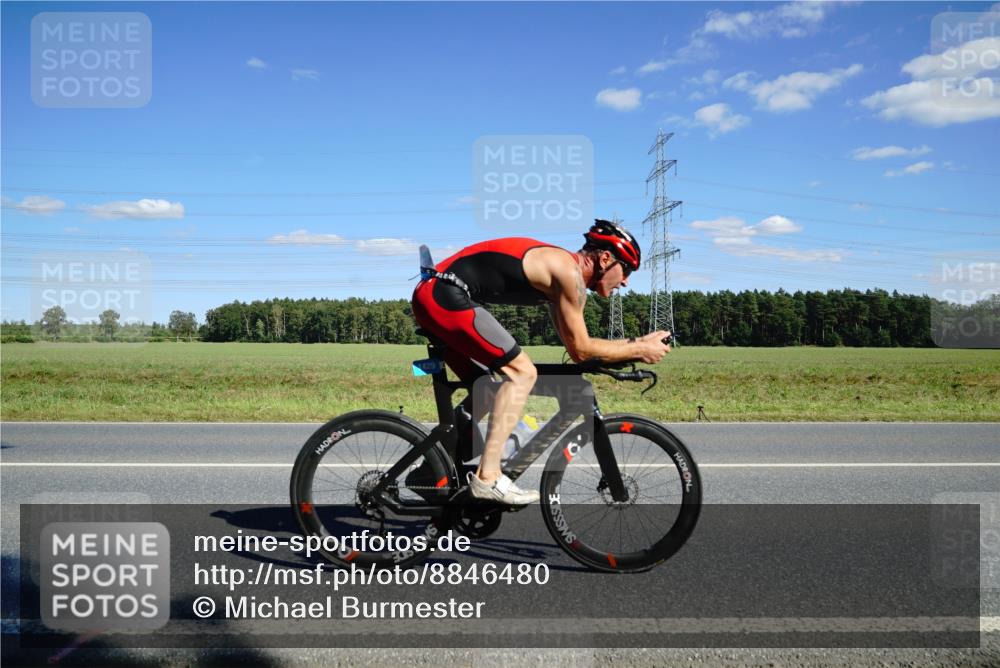 07.09.2025 - 19. Norderstedt Triathlon Michael Burmester http://msf.ph/oto/8846480 07.09.2025 15:12:32 Radfahren 1429, 1484, 1496 meine-sportfotos.de
