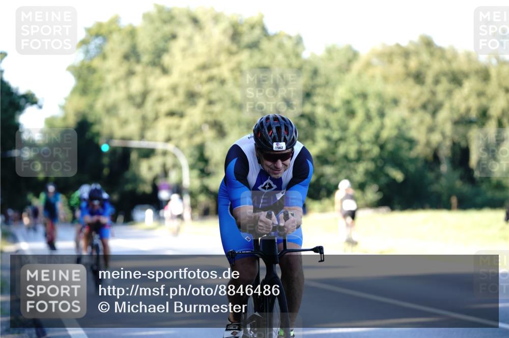 07.09.2025 - 19. Norderstedt Triathlon Michael Burmester http://msf.ph/oto/8846486 07.09.2025 16:10:27 Radfahren 1051, 1065, 1532, 1562, 1563 meine-sportfotos.de