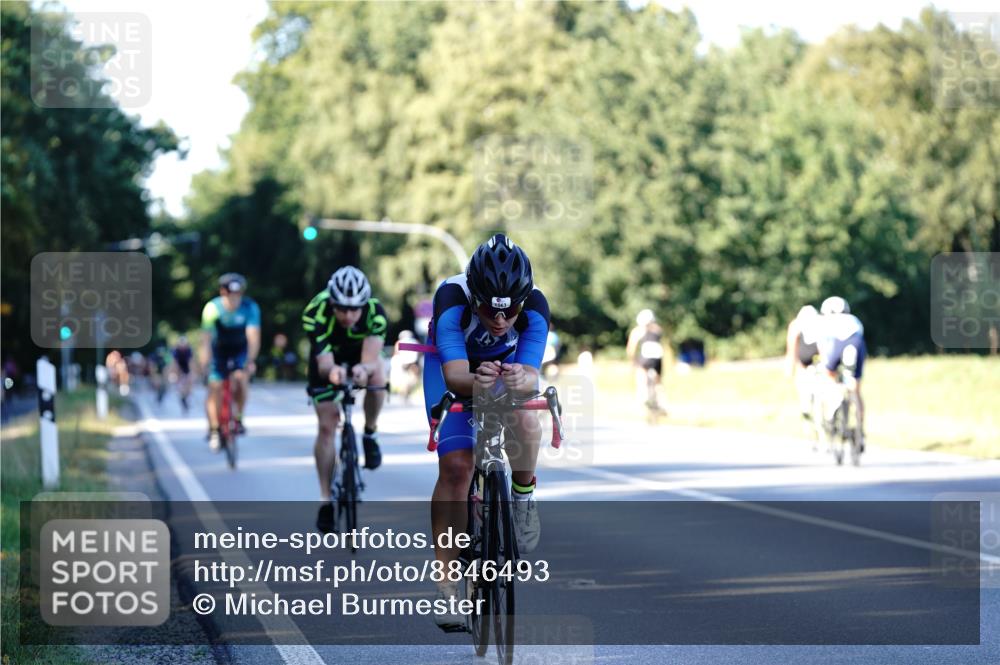 07.09.2025 - 19. Norderstedt Triathlon Michael Burmester http://msf.ph/oto/8846493 07.09.2025 16:10:29 Radfahren 915, 1051, 1065, 1562, 1563 meine-sportfotos.de