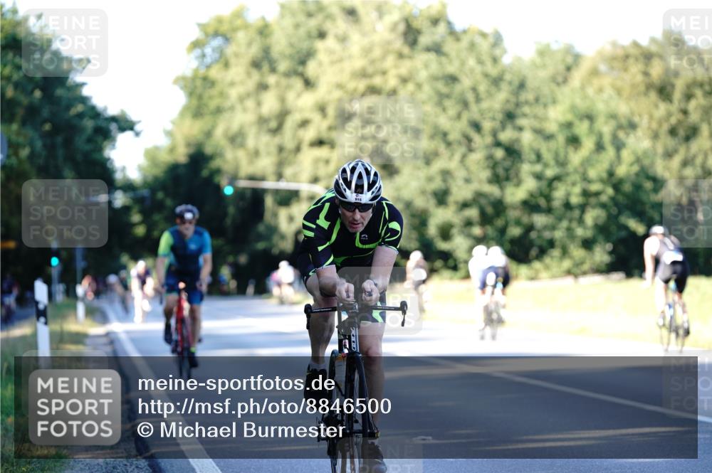 07.09.2025 - 19. Norderstedt Triathlon Michael Burmester http://msf.ph/oto/8846500 07.09.2025 16:10:30 Radfahren 532, 915, 1051, 1562, 1563 meine-sportfotos.de